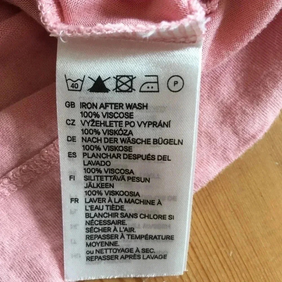 Pink tank top with black sash - Picture 6 of 7